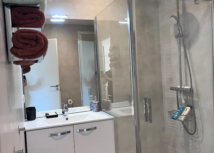 Standing, Centre,200m Place Morny Deauville